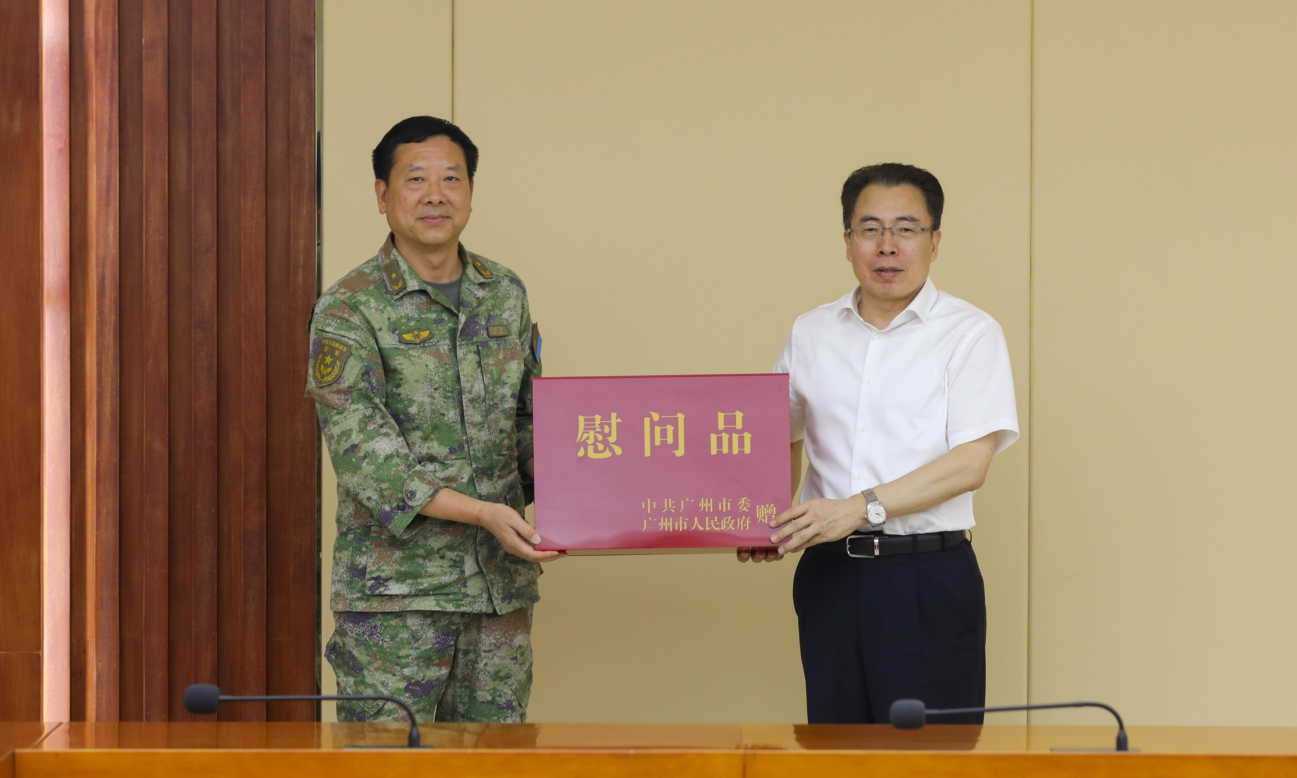 王衍詩(shī)率團(tuán)到南部戰(zhàn)區(qū)空軍走訪慰問(wèn)